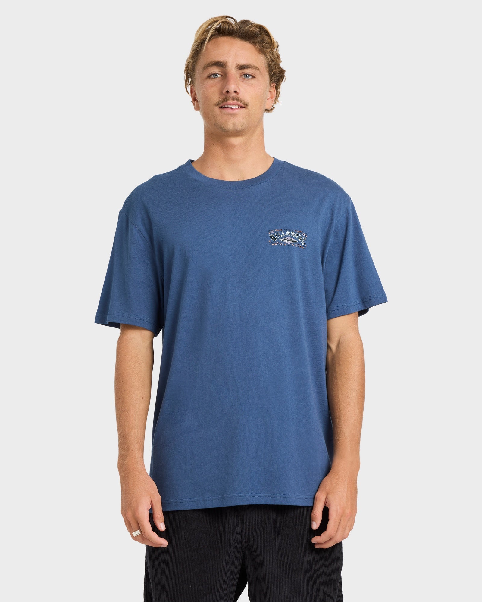 Mens Heritage Arch Premium T-Shirt