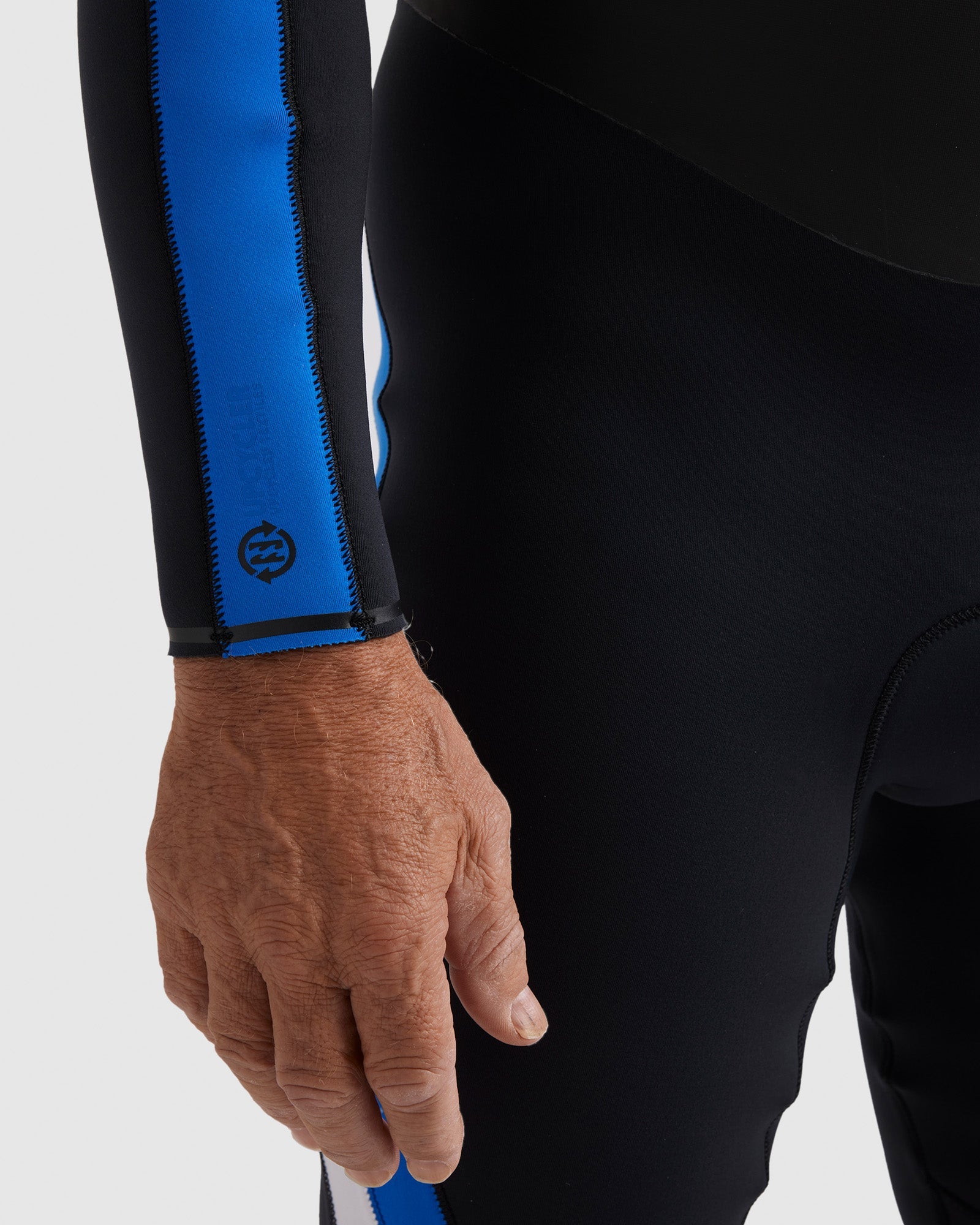 302 OSCILLATOR NATURAL CZ FULL