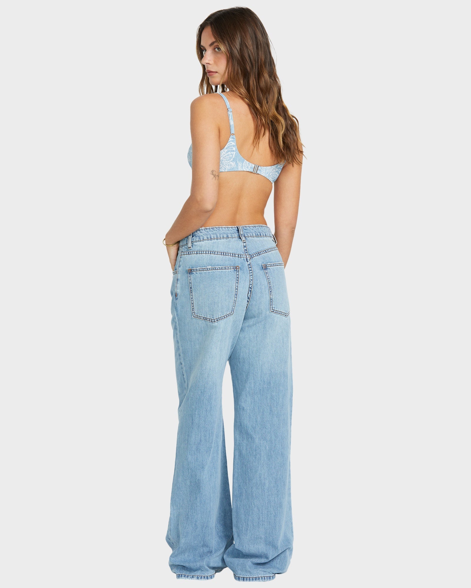 Womens Washed By The Sun Denim Jeans