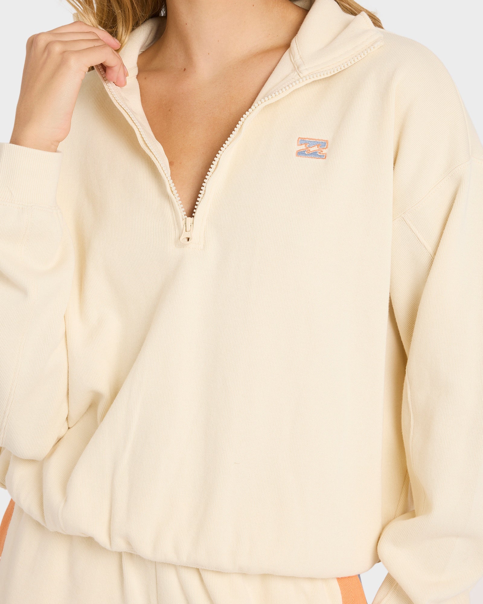 Womens Classic Feels Half Zip Pullover