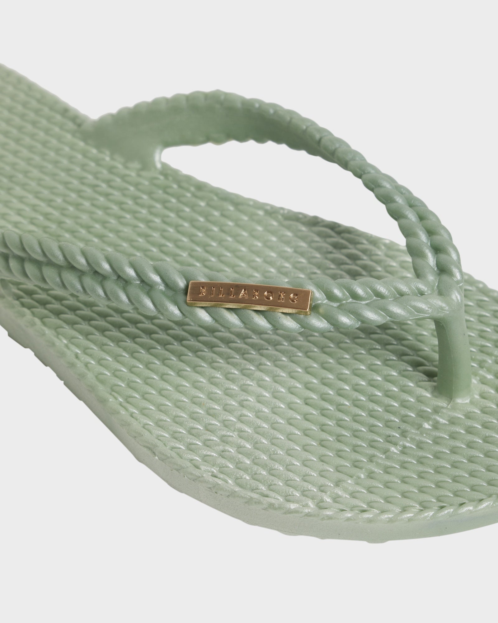 Womens Kick Back Metallic Thongs