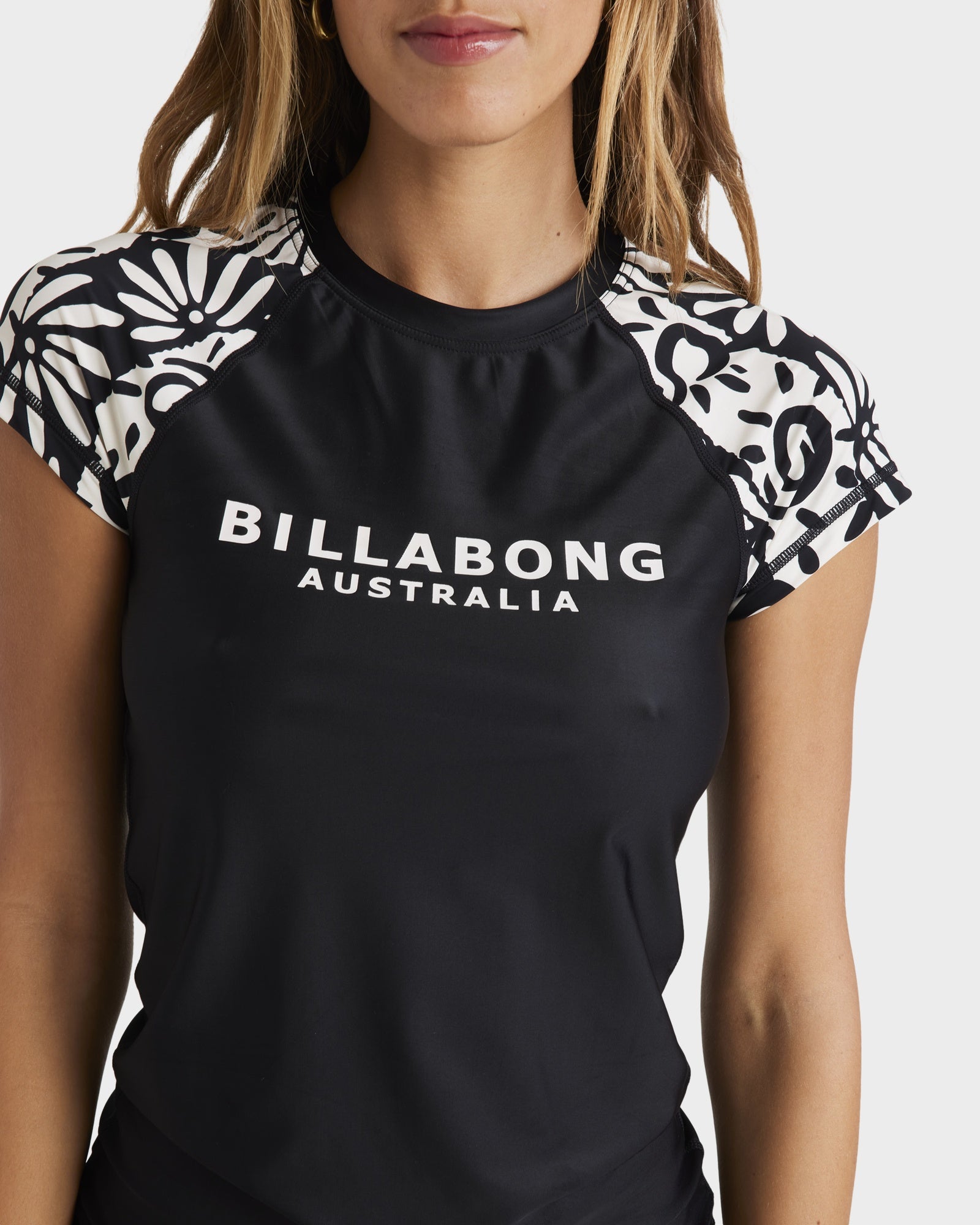 Womens Happy Dance Wahine Short Sleeve Rash Vest