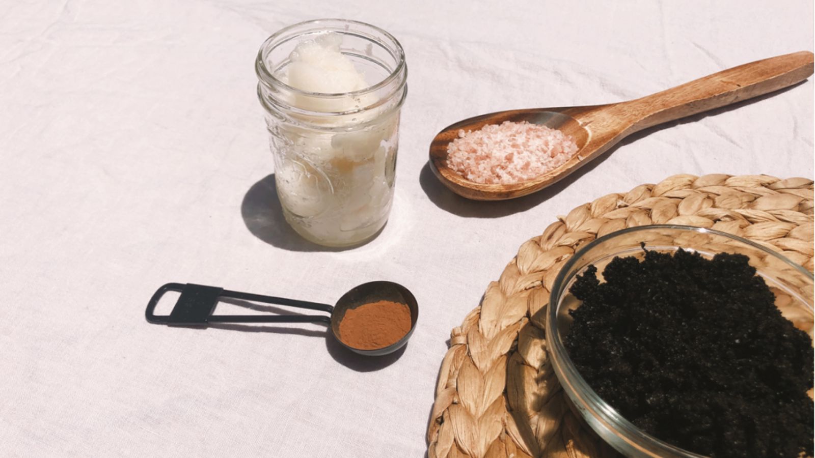 DIY: TONING COCONUT COFFEE SCRUB
