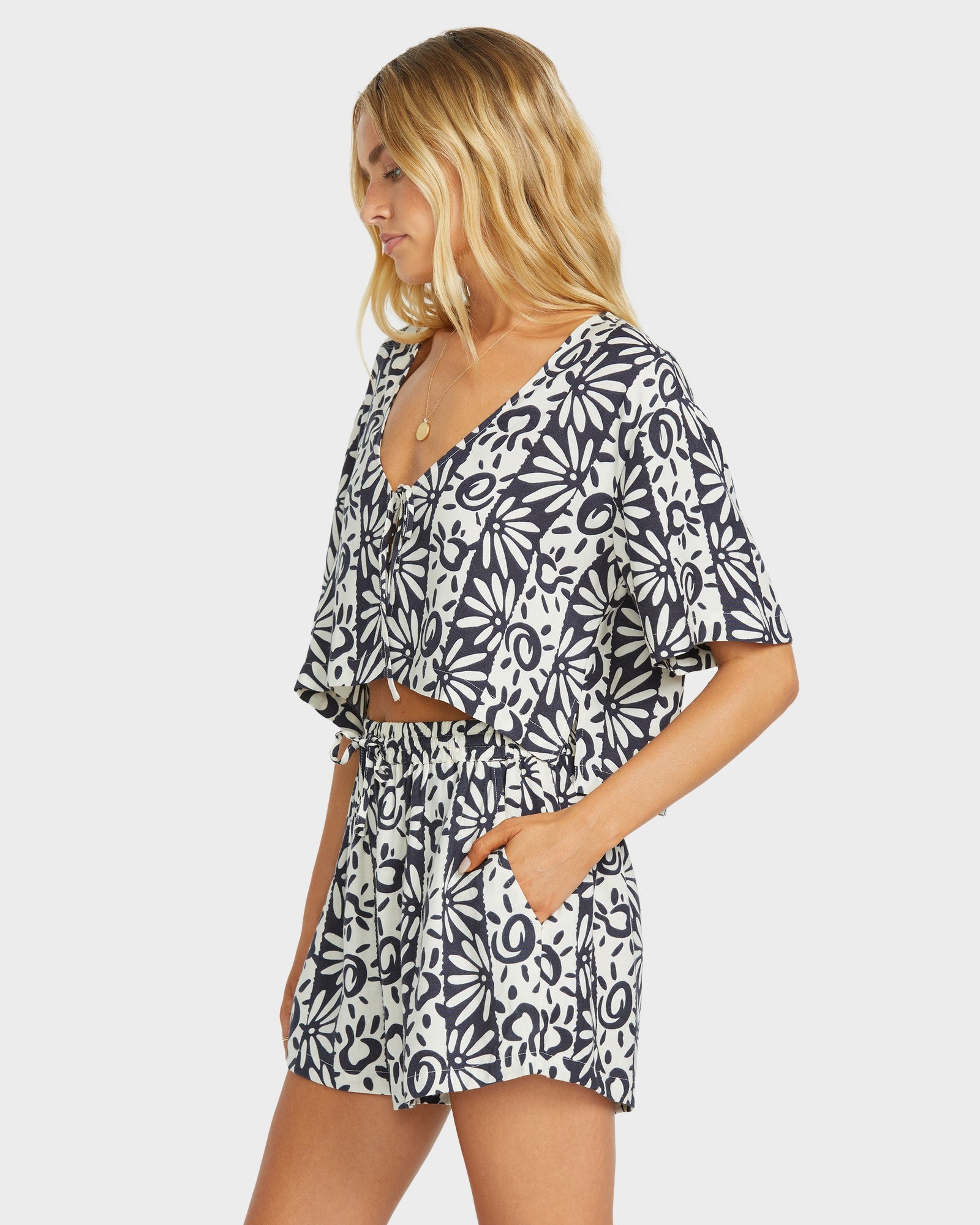 Womens Sunflower Elastic Waist Shorts