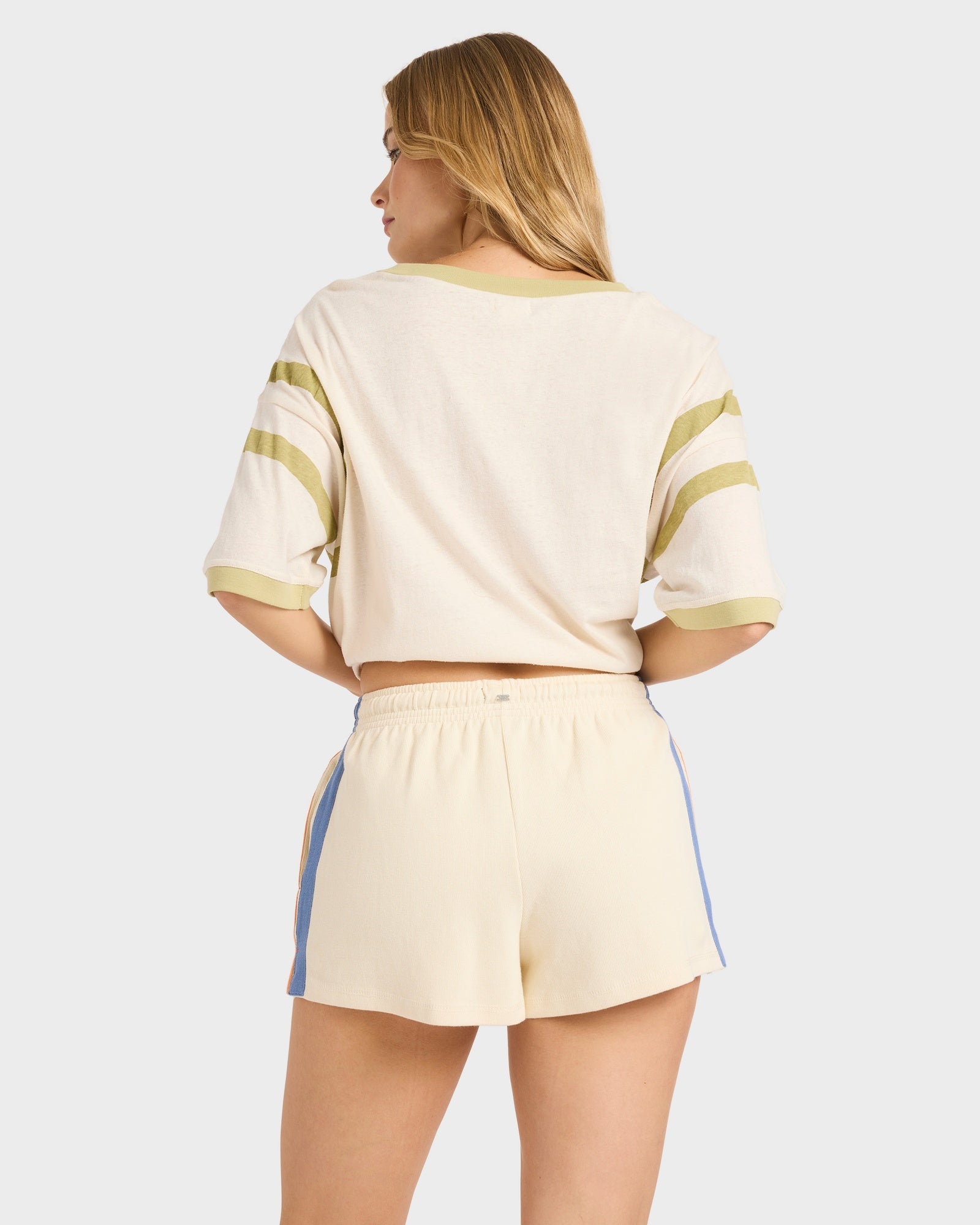 Womens Classic Feels Fleece Shorts