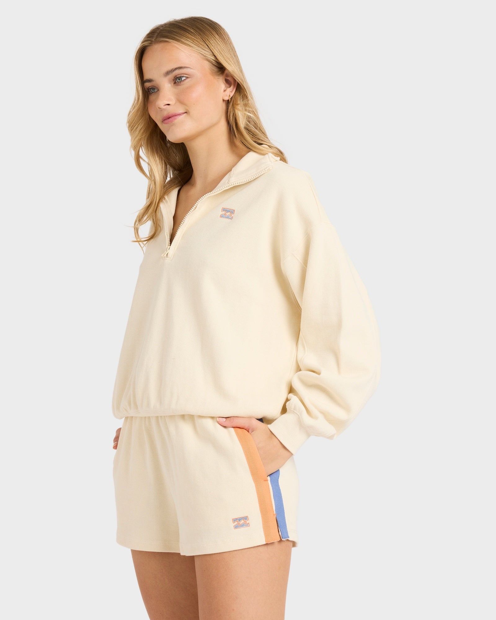Womens Classic Feels Half Zip Pullover
