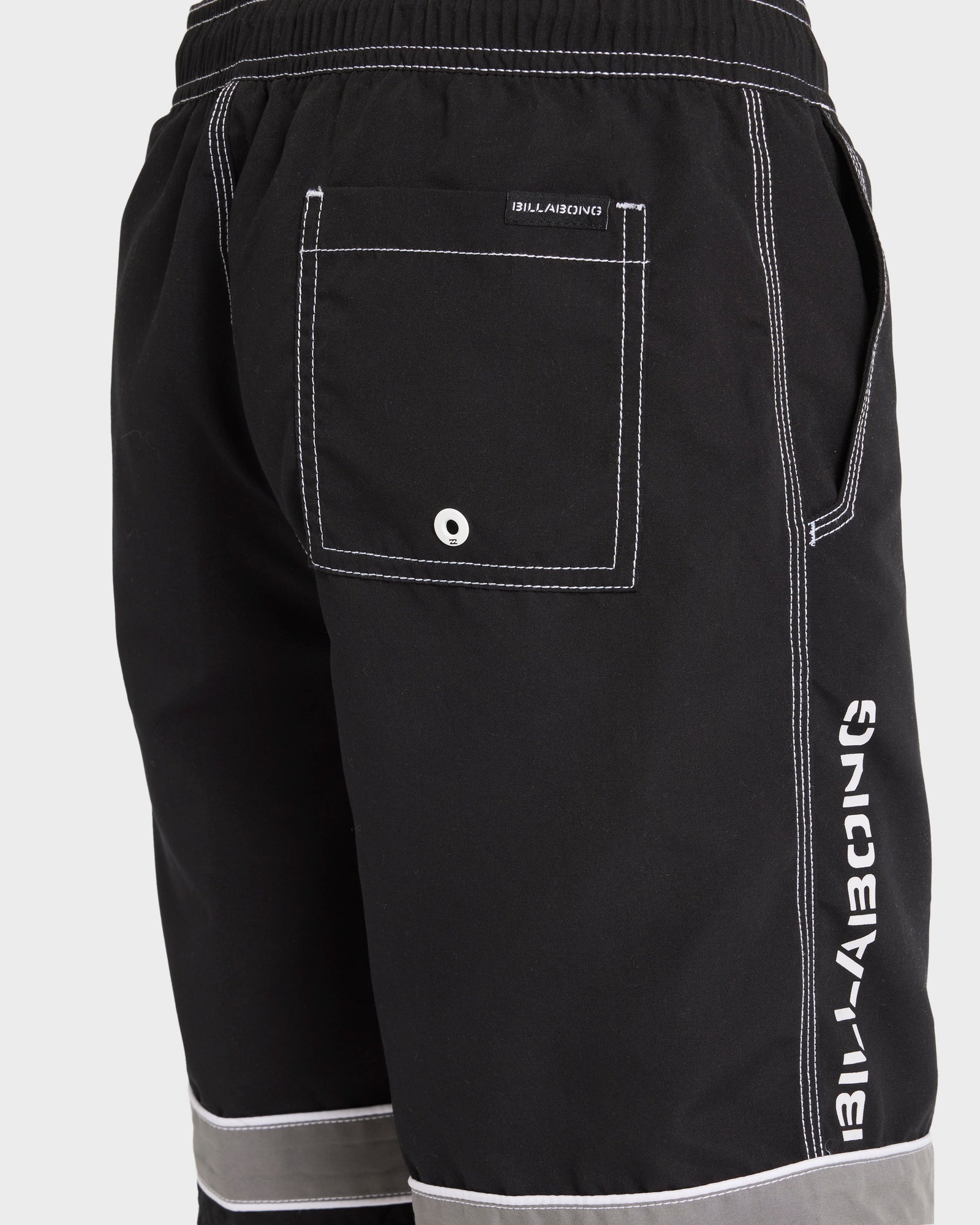 Boys 8-16 Throw On 2.0 18" Boardshorts