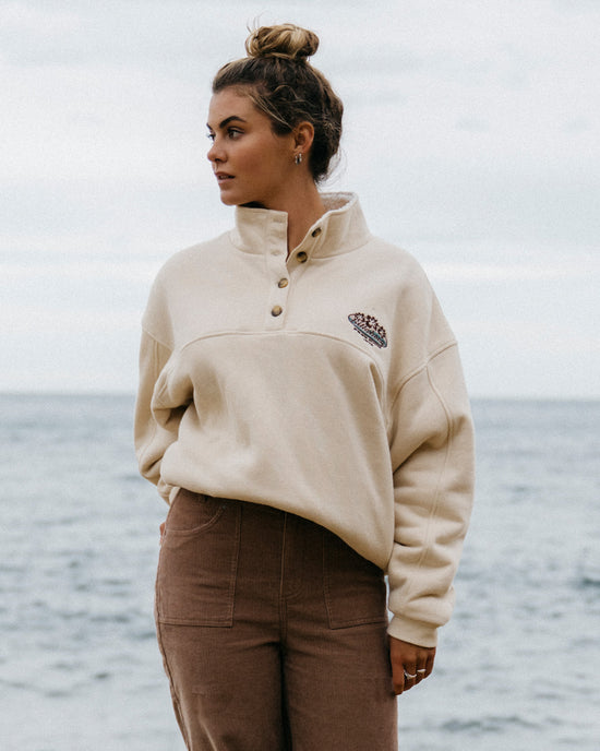 Womens Classic Vibes Button Down Fleece Pullover