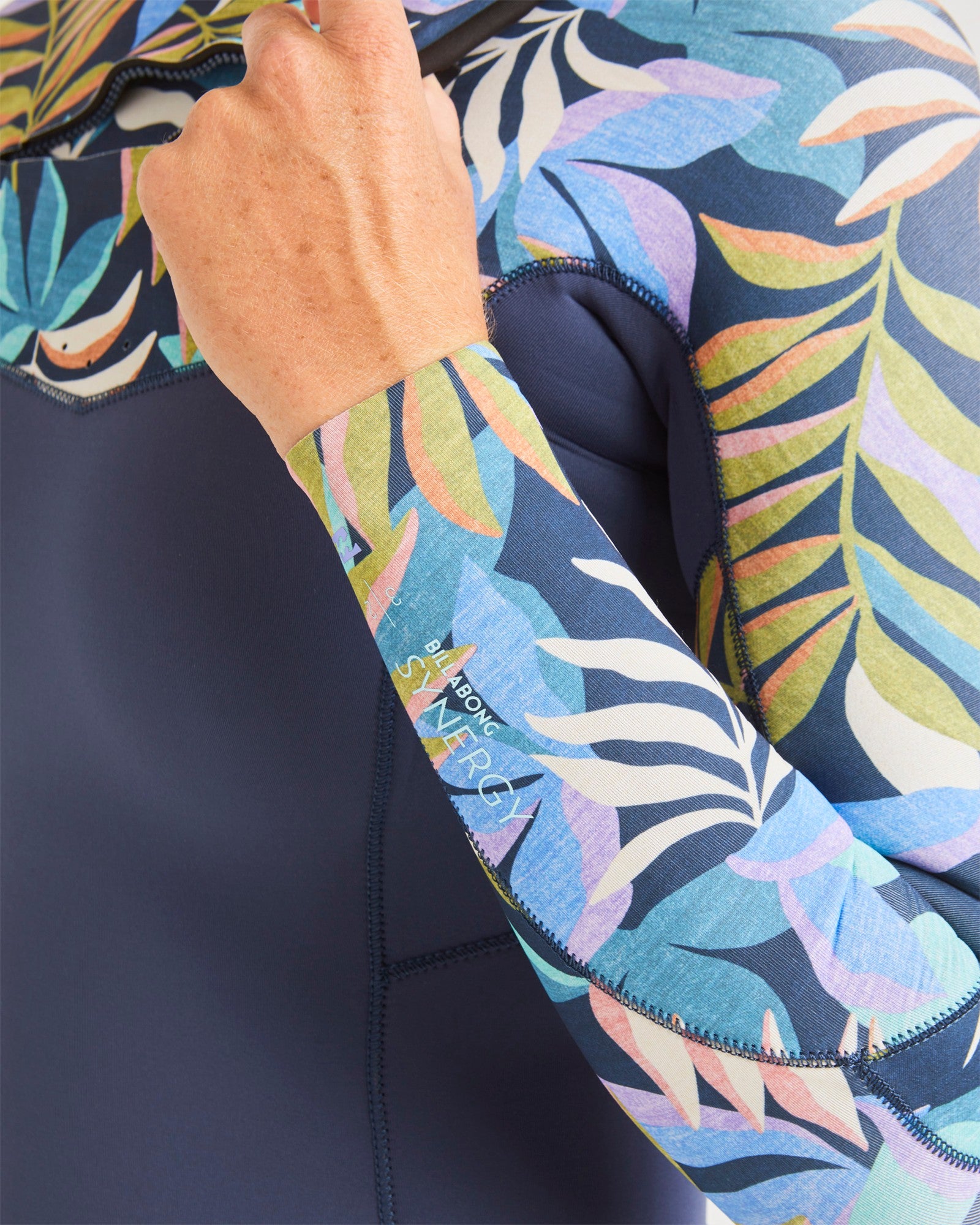 【チョコレート】BILLABONG SYNERGY 2/3レディースM チョコレート】BILLABONG SYNERGY 2/3レディースM チョコレート